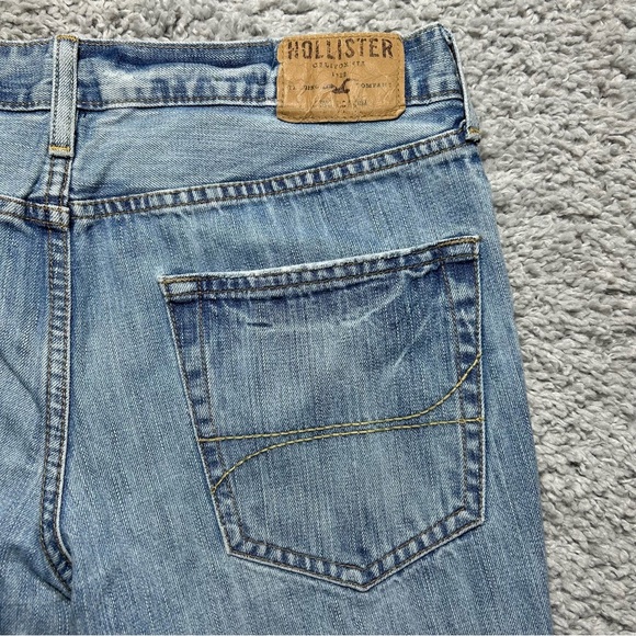 Hollister Jeans Mens 32 Balboa Classic Straight Button Fly Light Wash Cotton - Picture 3 of 5